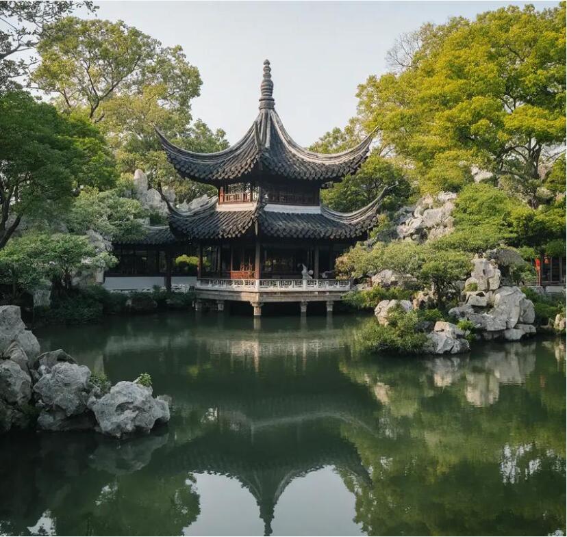 龙湖区秋烟餐饮有限公司